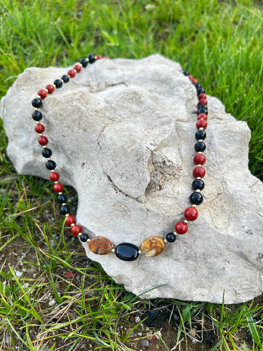 Colar Raízes de Fogo