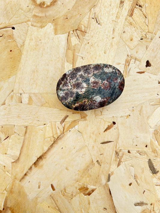 Ágata Russa: A Pedra da Estabilidade e Proteção