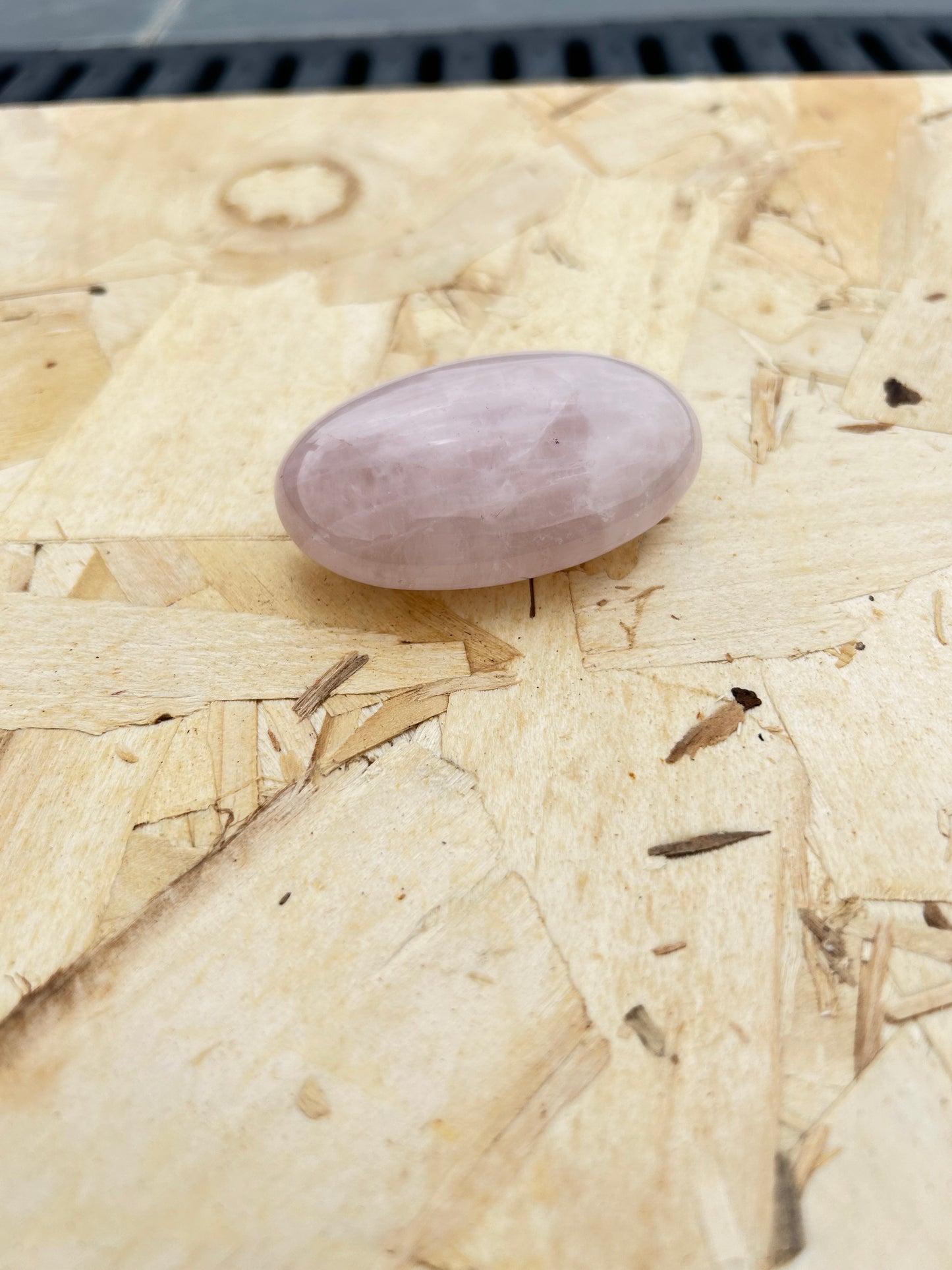 Quartzo Rosa: A Pedra do Amor e da Harmonia